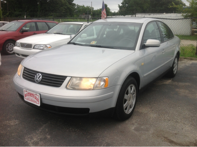 1999 Volkswagen Passat SE Crew Cab 4WD FFV