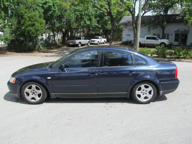 1999 Volkswagen Passat FWD 4dr Sport