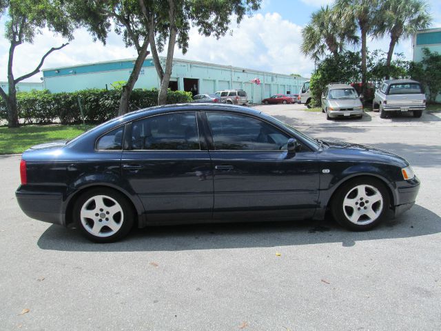 1999 Volkswagen Passat FWD 4dr Sport