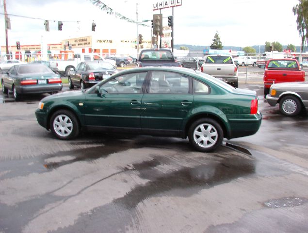 1999 Volkswagen Passat SE Crew Cab 4WD FFV