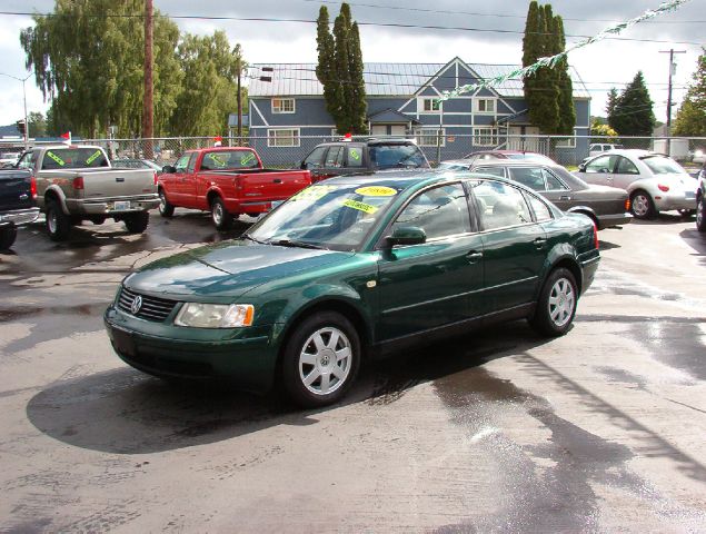 1999 Volkswagen Passat SE Crew Cab 4WD FFV