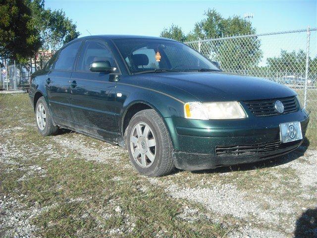 1999 Volkswagen Passat FWD 4dr Sport