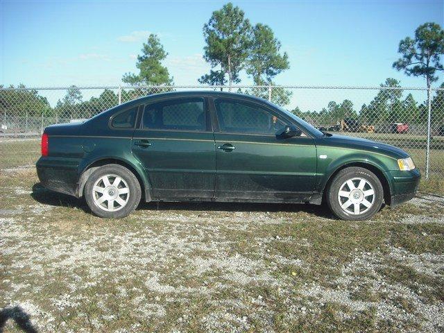 1999 Volkswagen Passat FWD 4dr Sport