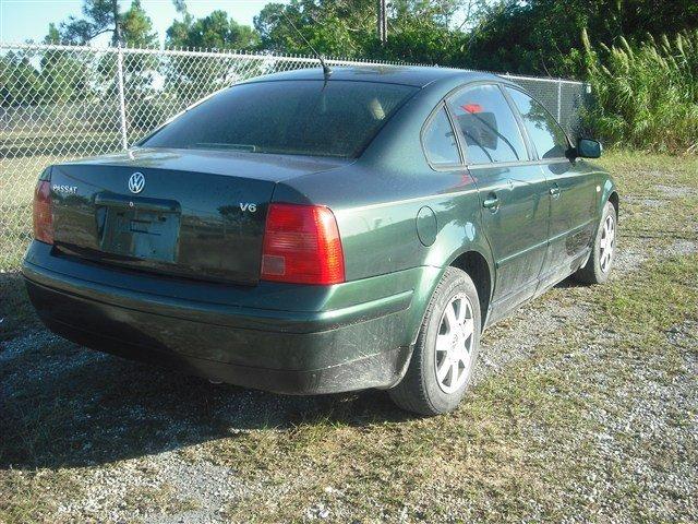 1999 Volkswagen Passat FWD 4dr Sport