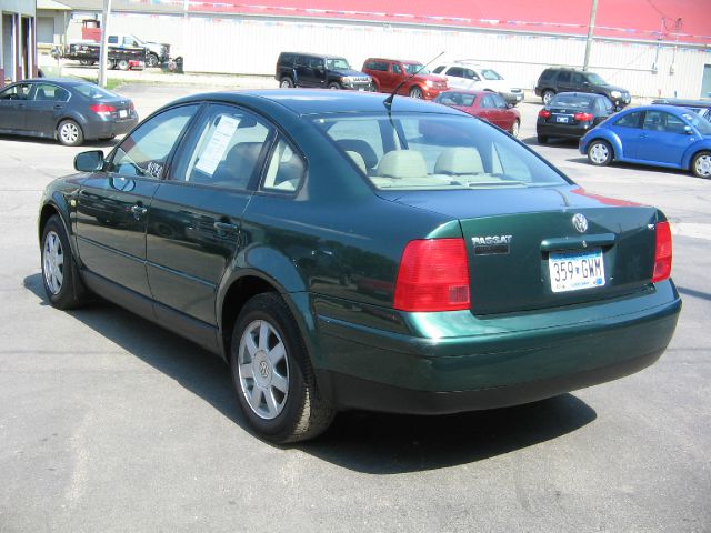 1999 Volkswagen Passat SE Crew Cab 4WD FFV