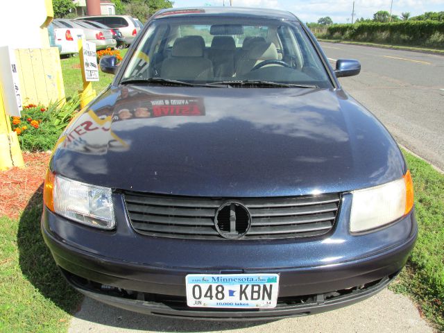 1999 Volkswagen Passat FWD 4dr Sport