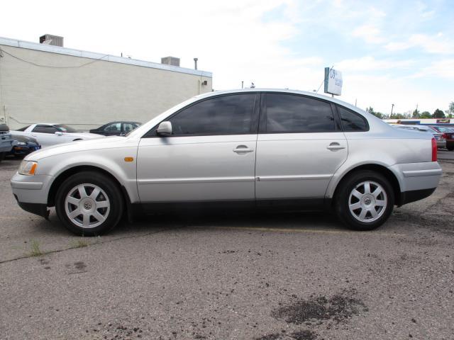 1999 Volkswagen Passat FWD 4dr Sport