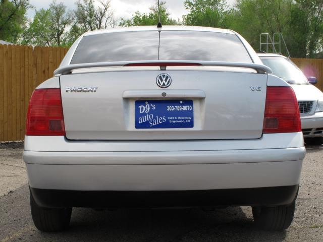 1999 Volkswagen Passat FWD 4dr Sport