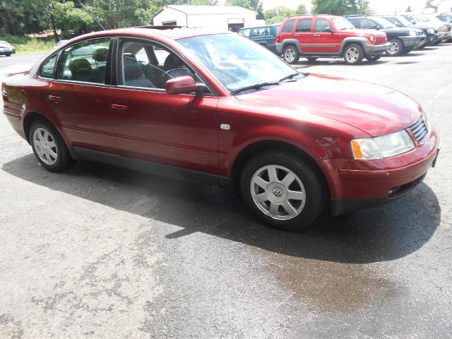 2000 Volkswagen Passat FWD 4dr Sport