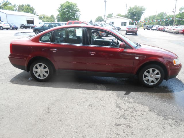 2000 Volkswagen Passat FWD 4dr Sport