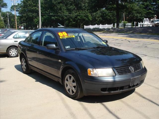 2000 Volkswagen Passat FWD 4dr Sport