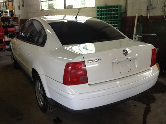 2000 Volkswagen Passat FWD 4dr Sport