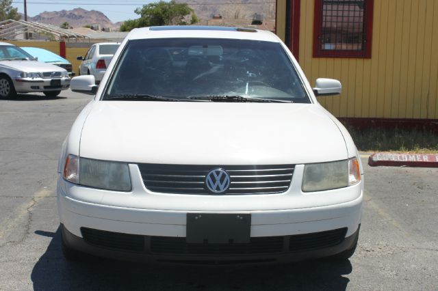 2000 Volkswagen Passat FWD 4dr Sport