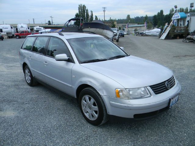 2001 Volkswagen Passat FWD 4dr Sport