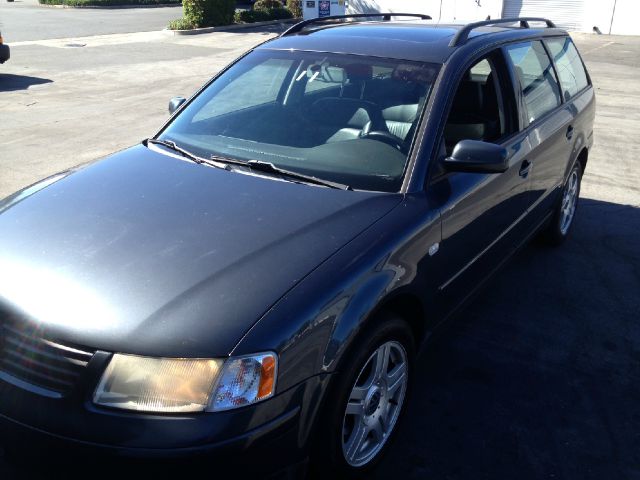 2001 Volkswagen Passat SE Crew Cab 4WD FFV