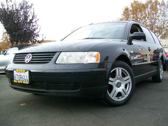 2001 Volkswagen Passat X -modeltrail Rated