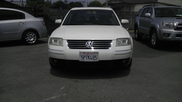 2001 Volkswagen Passat FWD 4dr Sport