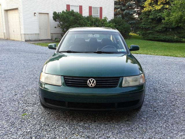 2001 Volkswagen Passat SE Crew Cab 4WD FFV