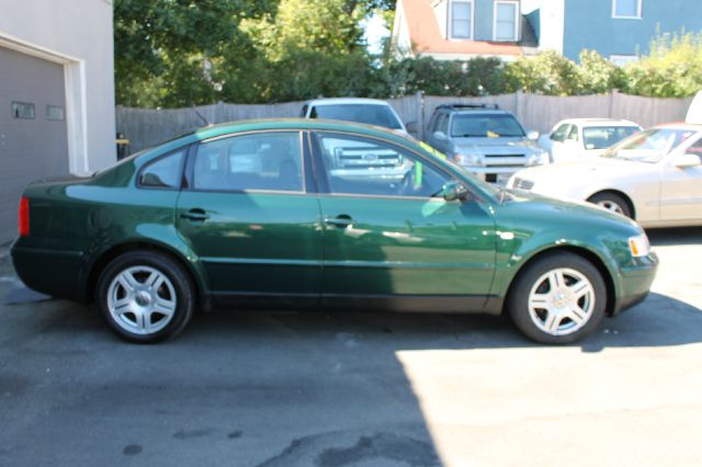 2001 Volkswagen Passat SE Crew Cab 4WD FFV