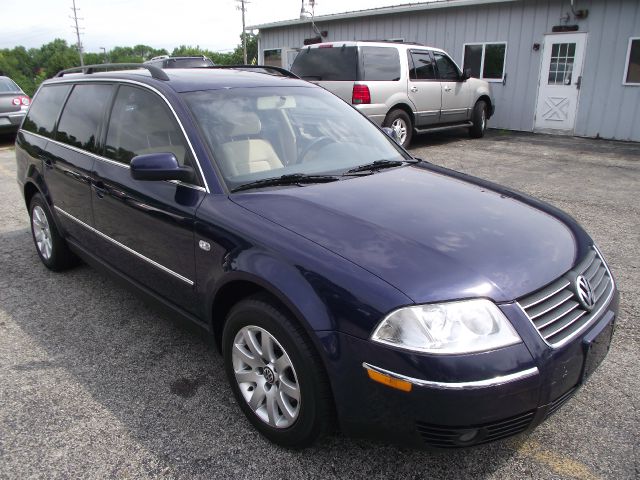 2001 Volkswagen Passat FWD 4dr Sport