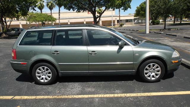 2001 Volkswagen Passat FWD 4dr Sport