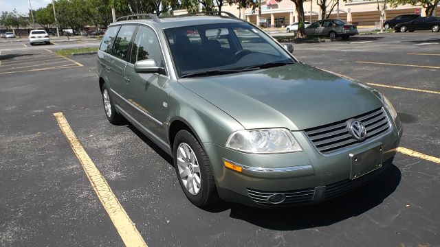 2001 Volkswagen Passat FWD 4dr Sport