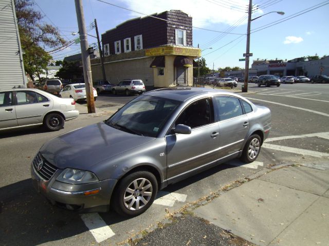 2001 Volkswagen Passat FWD 4dr Sport