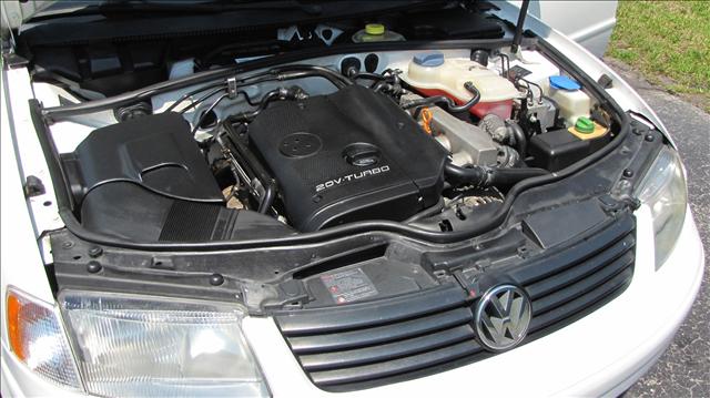 2001 Volkswagen Passat FWD 4dr Sport