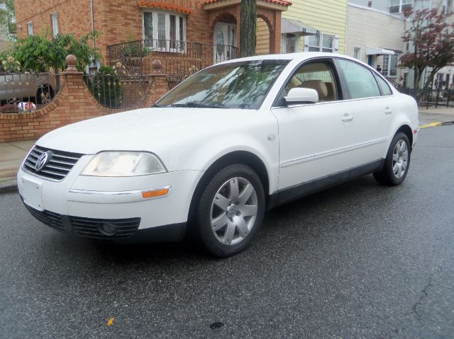 2001 Volkswagen Passat SE Crew Cab 4WD FFV