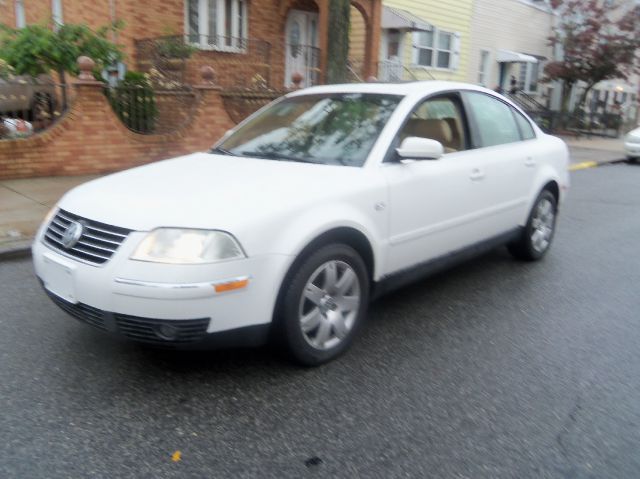 2001 Volkswagen Passat SE Crew Cab 4WD FFV