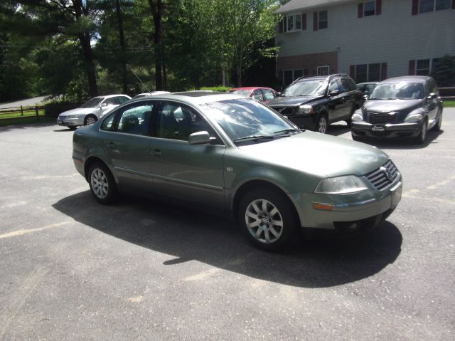 2001 Volkswagen Passat FWD 4dr Sport