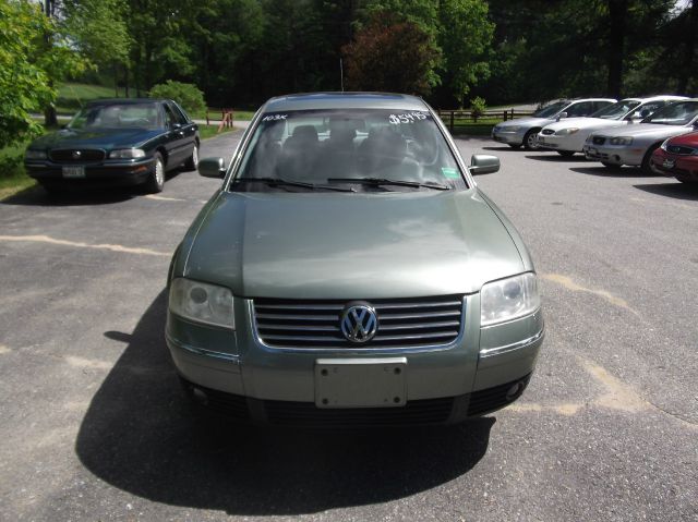 2001 Volkswagen Passat FWD 4dr Sport