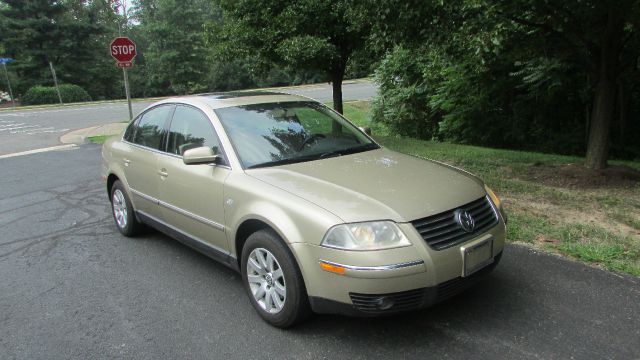 2001 Volkswagen Passat FWD 4dr Sport