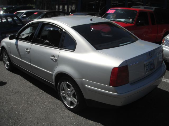 2001 Volkswagen Passat SE Crew Cab 4WD FFV