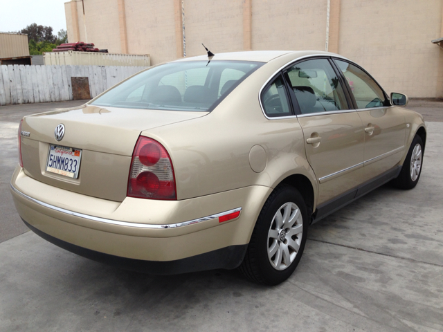 2001 Volkswagen Passat FWD 4dr Sport