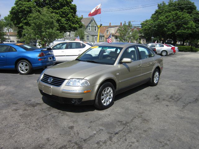 2001 Volkswagen Passat FWD 4dr Sport