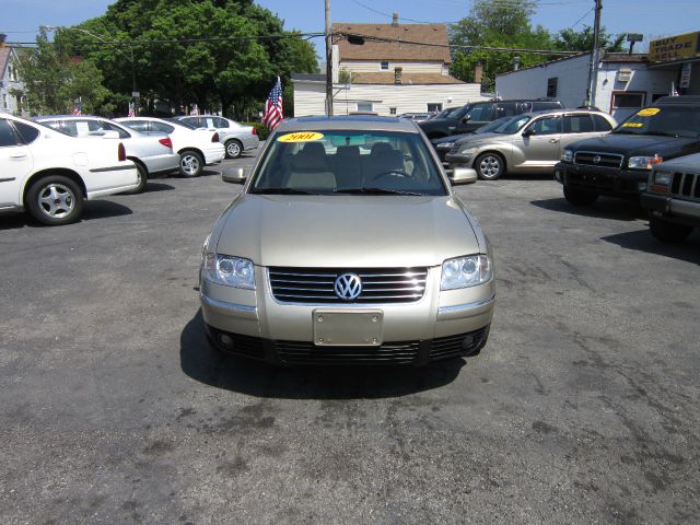 2001 Volkswagen Passat FWD 4dr Sport