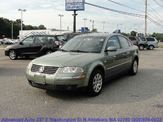 2001 Volkswagen Passat FWD 4dr Sport