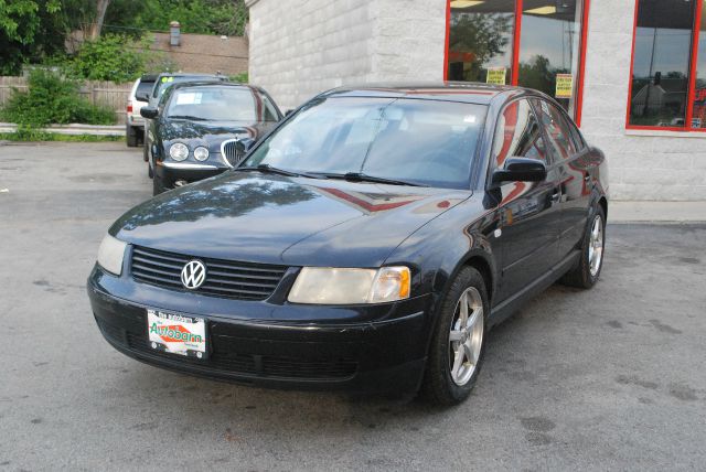 2001 Volkswagen Passat FWD 4dr Sport