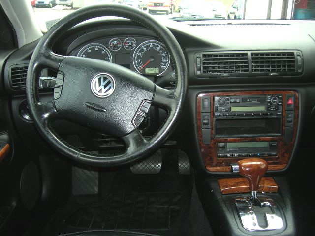 2001 Volkswagen Passat SE Crew Cab 4WD FFV