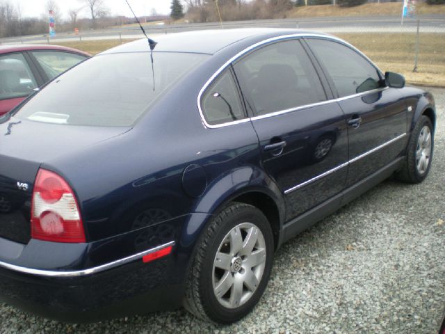 2001 Volkswagen Passat SE Crew Cab 4WD FFV