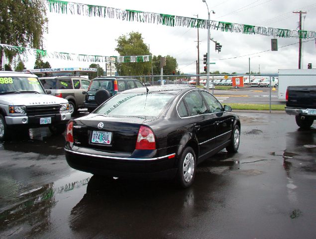 2001 Volkswagen Passat FWD 4dr Sport