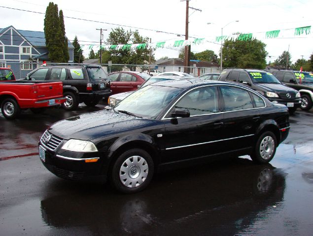 2001 Volkswagen Passat FWD 4dr Sport