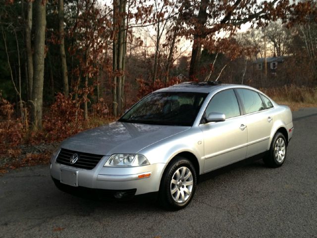 2001 Volkswagen Passat FWD 4dr Sport