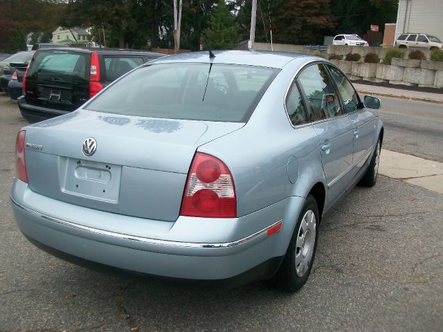 2001 Volkswagen Passat FWD 4dr Sport