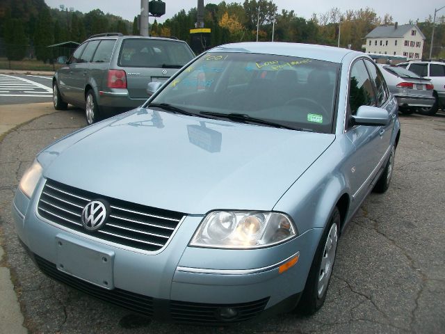 2001 Volkswagen Passat FWD 4dr Sport