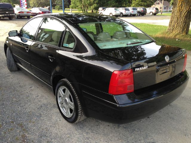 2001 Volkswagen Passat SE Crew Cab 4WD FFV