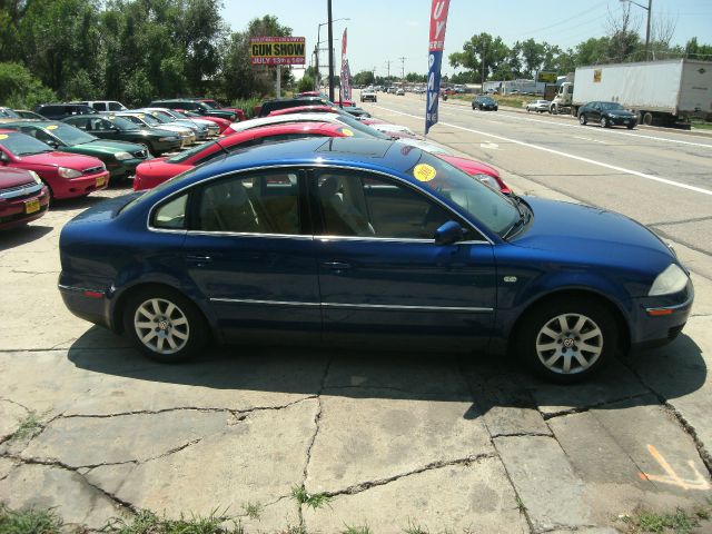 2001 Volkswagen Passat FWD 4dr Sport