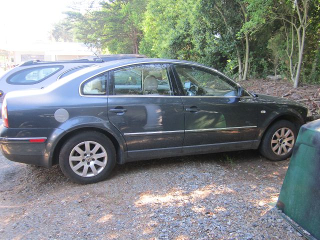 2001 Volkswagen Passat FWD 4dr Sport