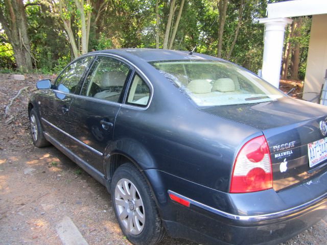 2001 Volkswagen Passat FWD 4dr Sport